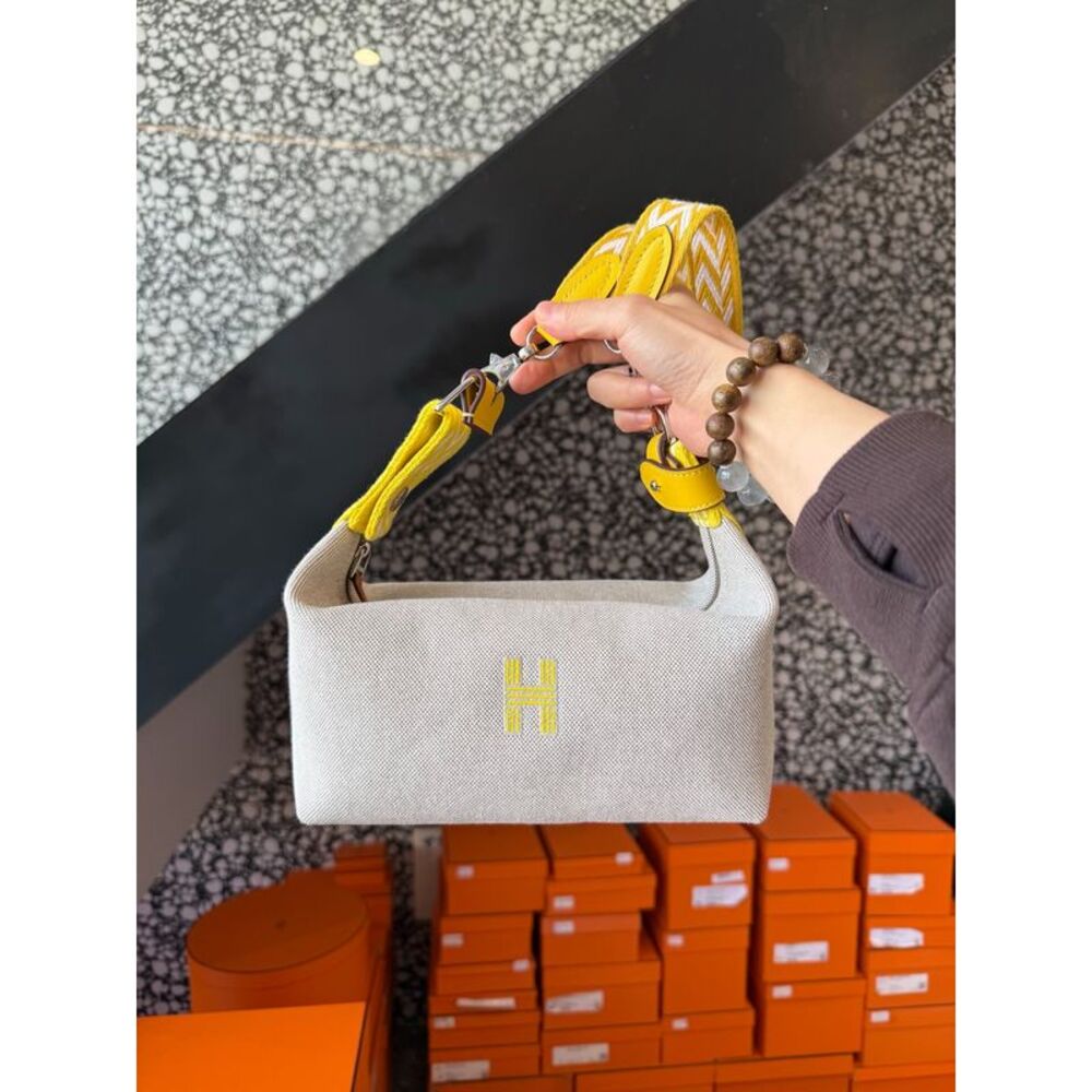 Hermès Women Pre-Loved Bag Very Good Condition